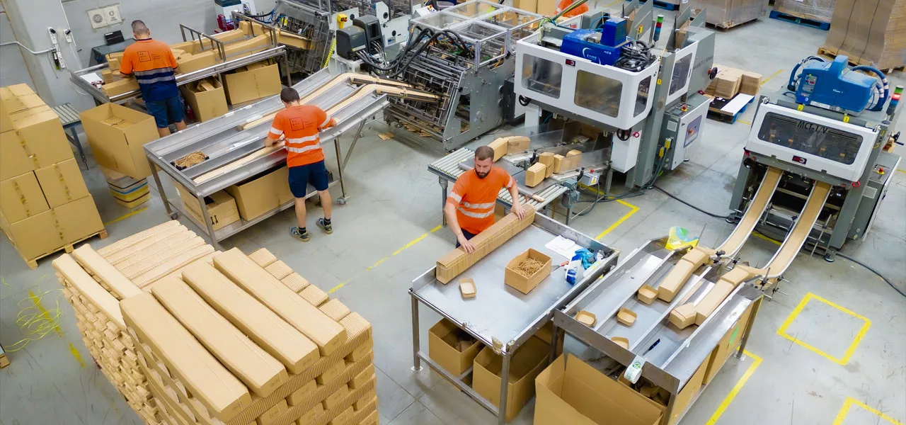 enbox-packaging-with-love-cover